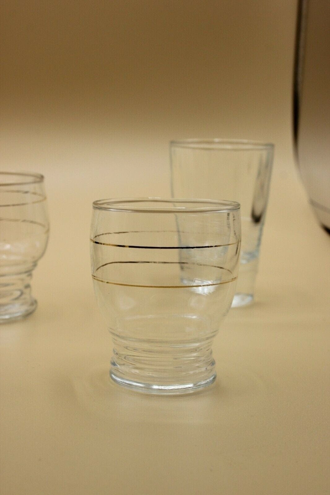 Set Di Cinque Bicchieri Misti In Vetro Da Liquore Vintage Bicchierini Antichi Categoria Vetri e Cristalli