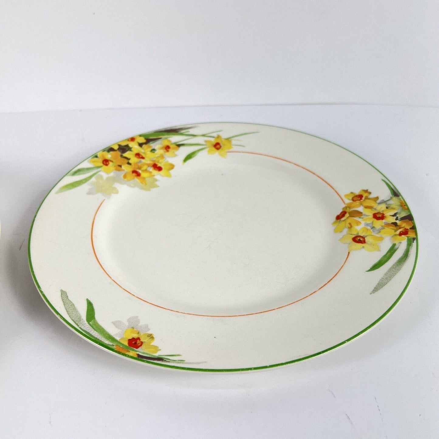 Set di due posto tavola inglese in ceramica d'epoca stile art Decò Narcisi '20 Categoria Piatti e Piattini