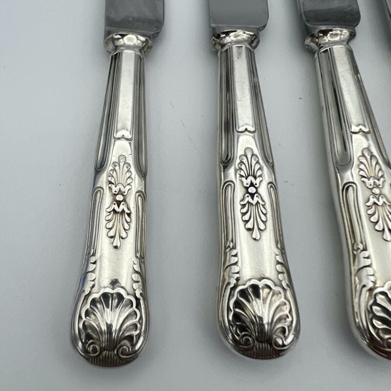 Set di sei coltelli antichi in argento sheffield silver plate per dolce anni 70 Categoria Sheffield & Argento