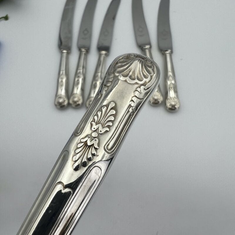 Set di sei coltelli antichi in argento sheffield silver plate per dolce anni 70 Categoria Sheffield & Argento