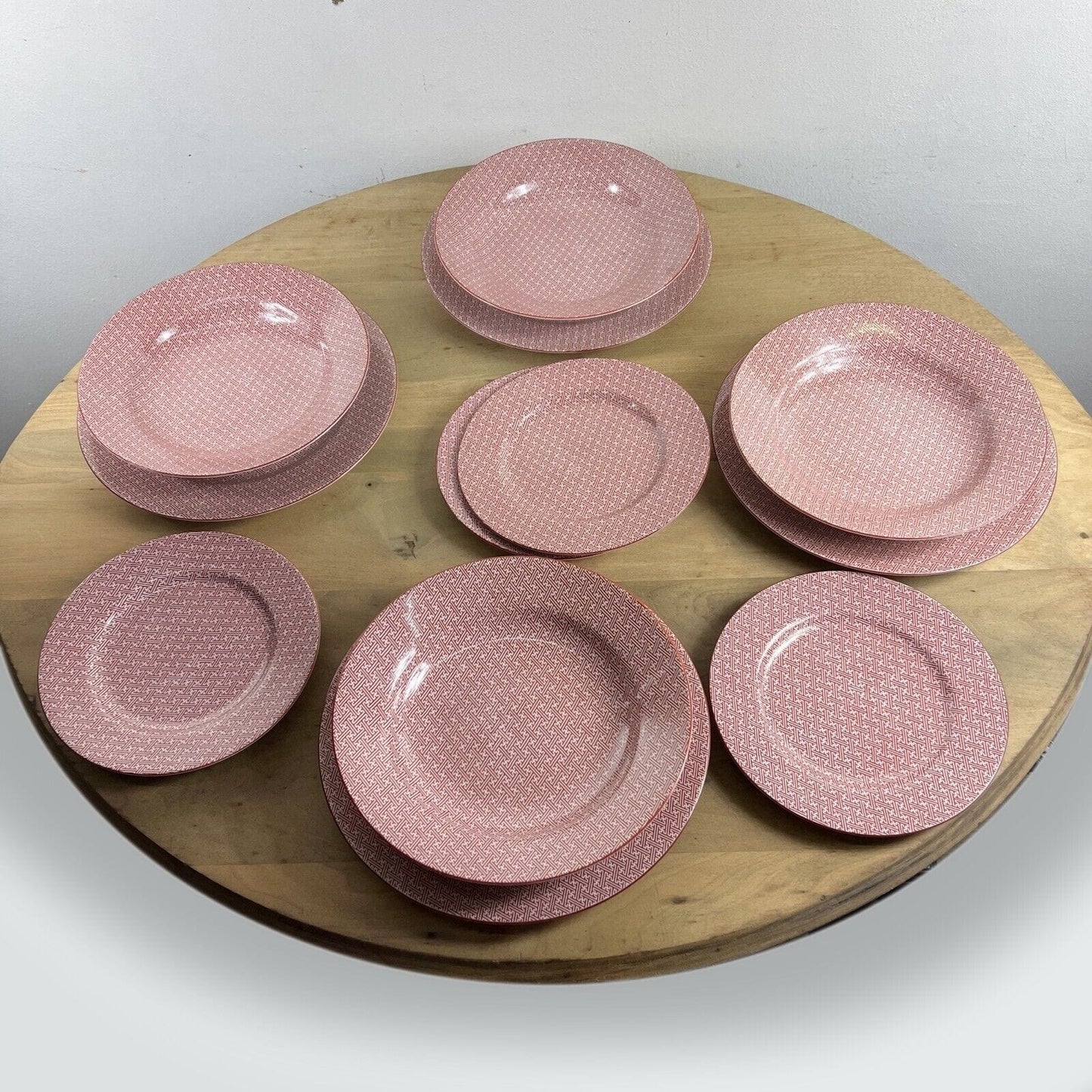 Set Servizio di piatti in porcellana Vintage Sayagata bianco Rosso Labirinto Categoria  Piatti e Piattini