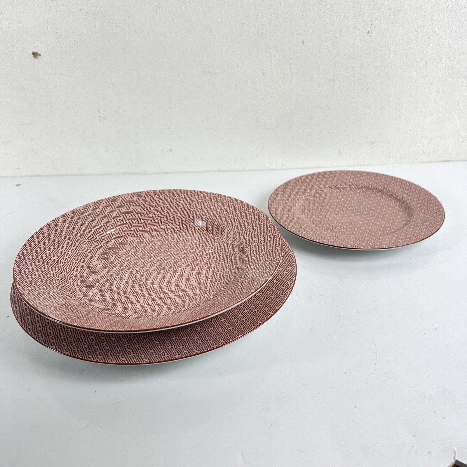 Set Servizio di piatti in porcellana Vintage Sayagata bianco Rosso Labirinto Categoria  Piatti e Piattini