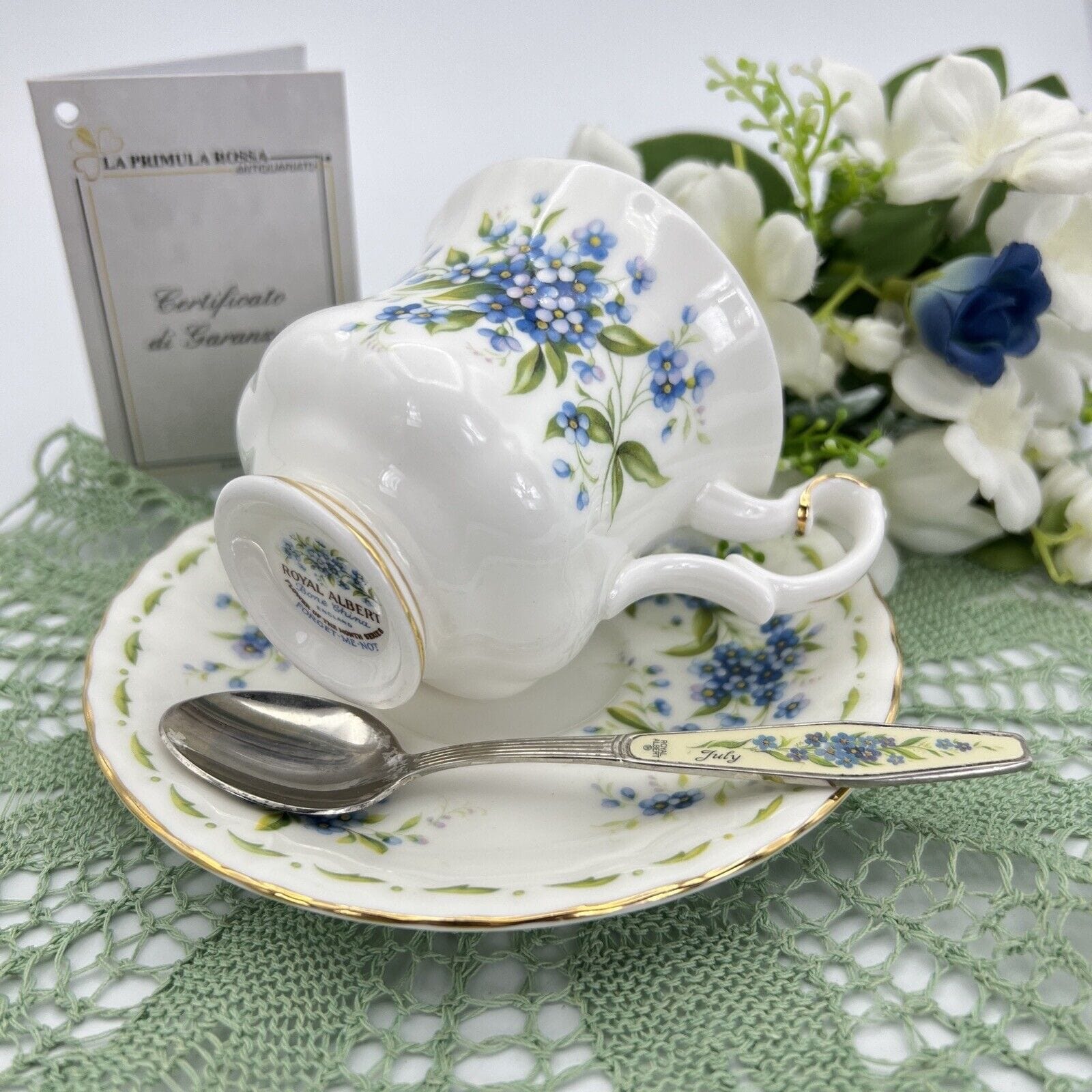 Set Tazzina e cucchiaino porcellana Royal Albert mese da caffè inglese Luglio Categoria  Servizio tazze - Tazze