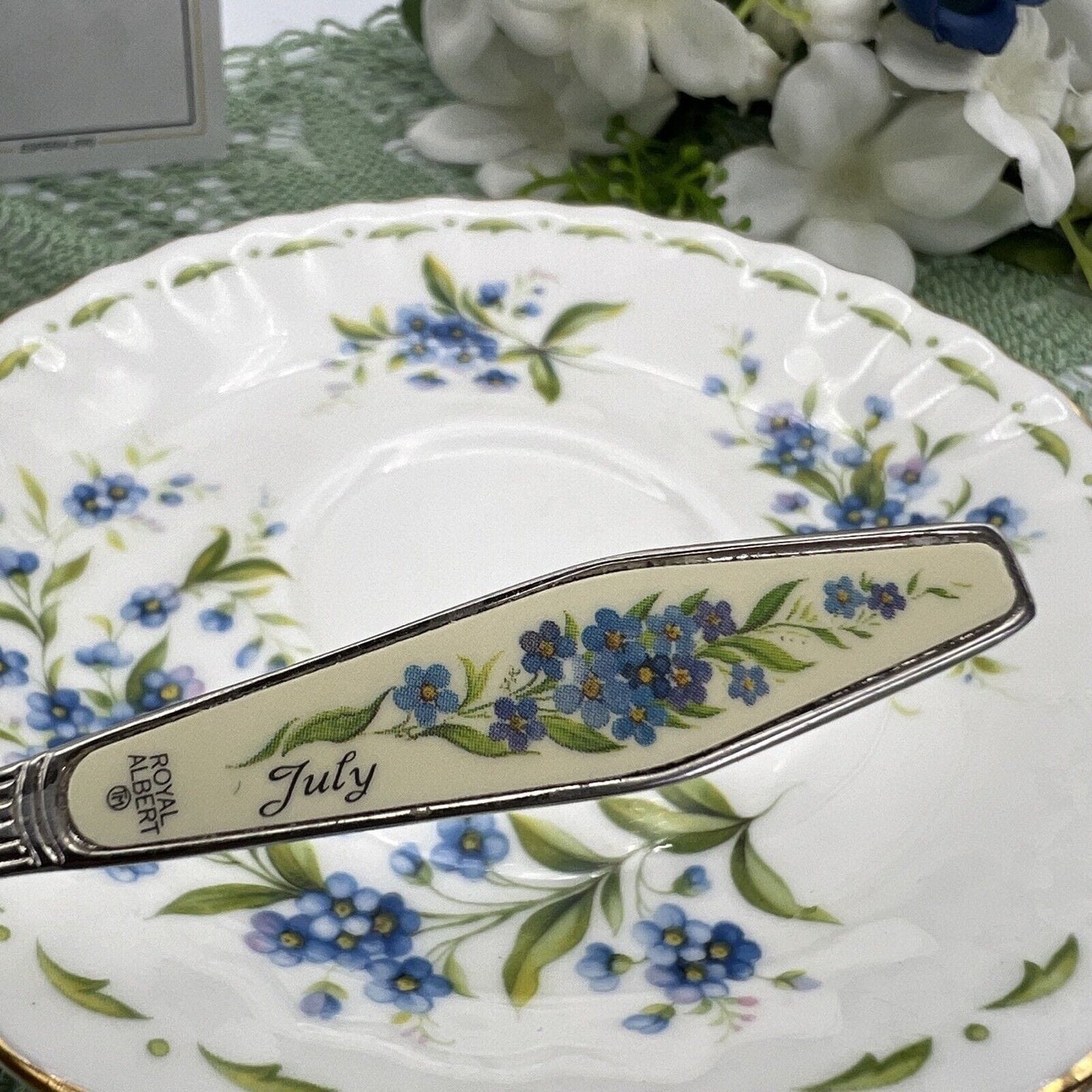 Set Tazzina e cucchiaino porcellana Royal Albert mese da caffè inglese Luglio Categoria  Servizio tazze - Tazze