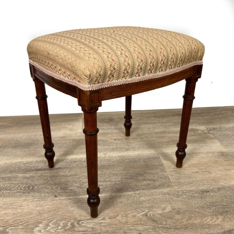 Sgabello antico panca panchetta piedi in legno pouf pouff vintage imbottito 800 Categoria  Arredamento