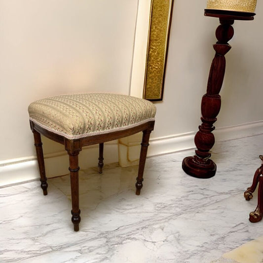 Sgabello antico panca panchetta piedi in legno pouf pouff vintage imbottito 800 Categoria  Arredamento