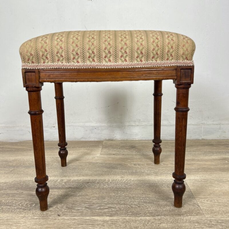 Sgabello antico panca panchetta piedi in legno pouf pouff vintage imbottito 800 Categoria Arredamento