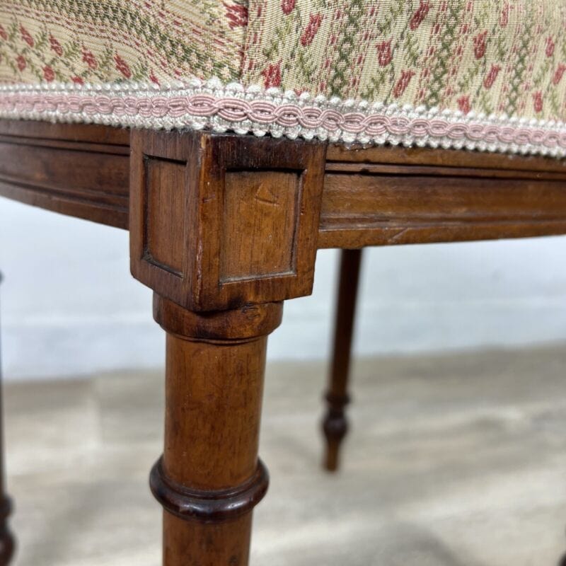 Sgabello antico panca panchetta piedi in legno pouf pouff vintage imbottito 800 Categoria Arredamento