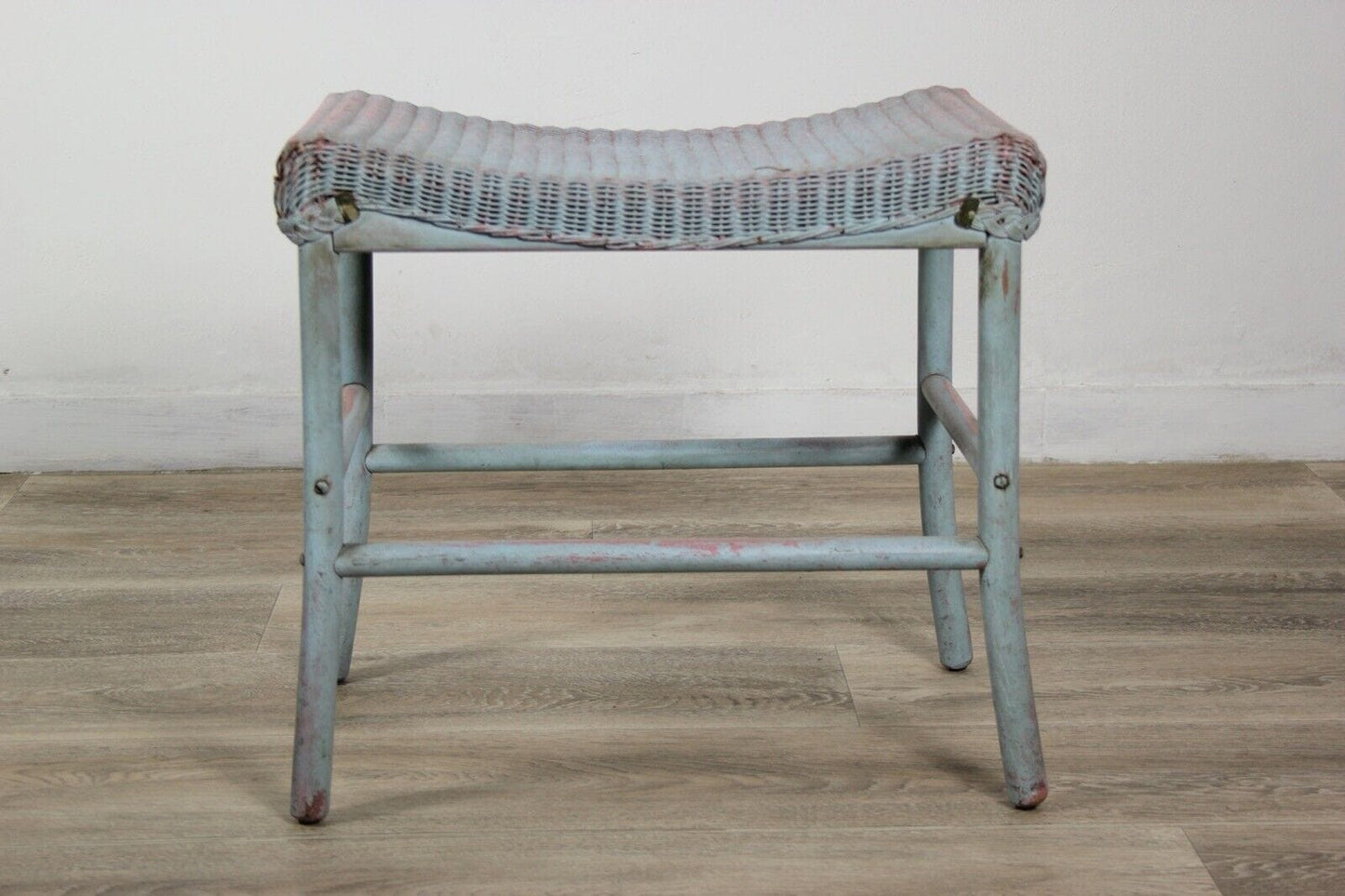 Sgabello panchetta shabby chic  vintage panca in legno bambu seduta in vimini Categoria  Sgabelli - Pouf - Poggiapiedi