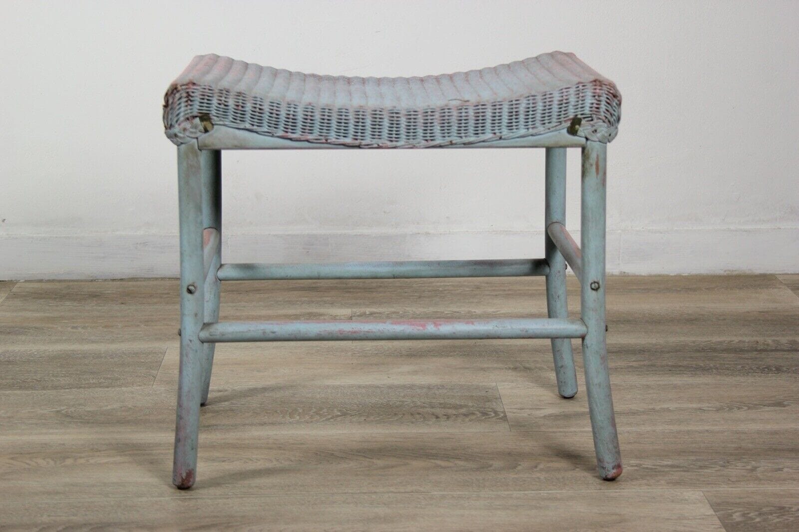 Sgabello panchetta shabby chic  vintage panca in legno bambu seduta in vimini Categoria  Sgabelli - Pouf - Poggiapiedi