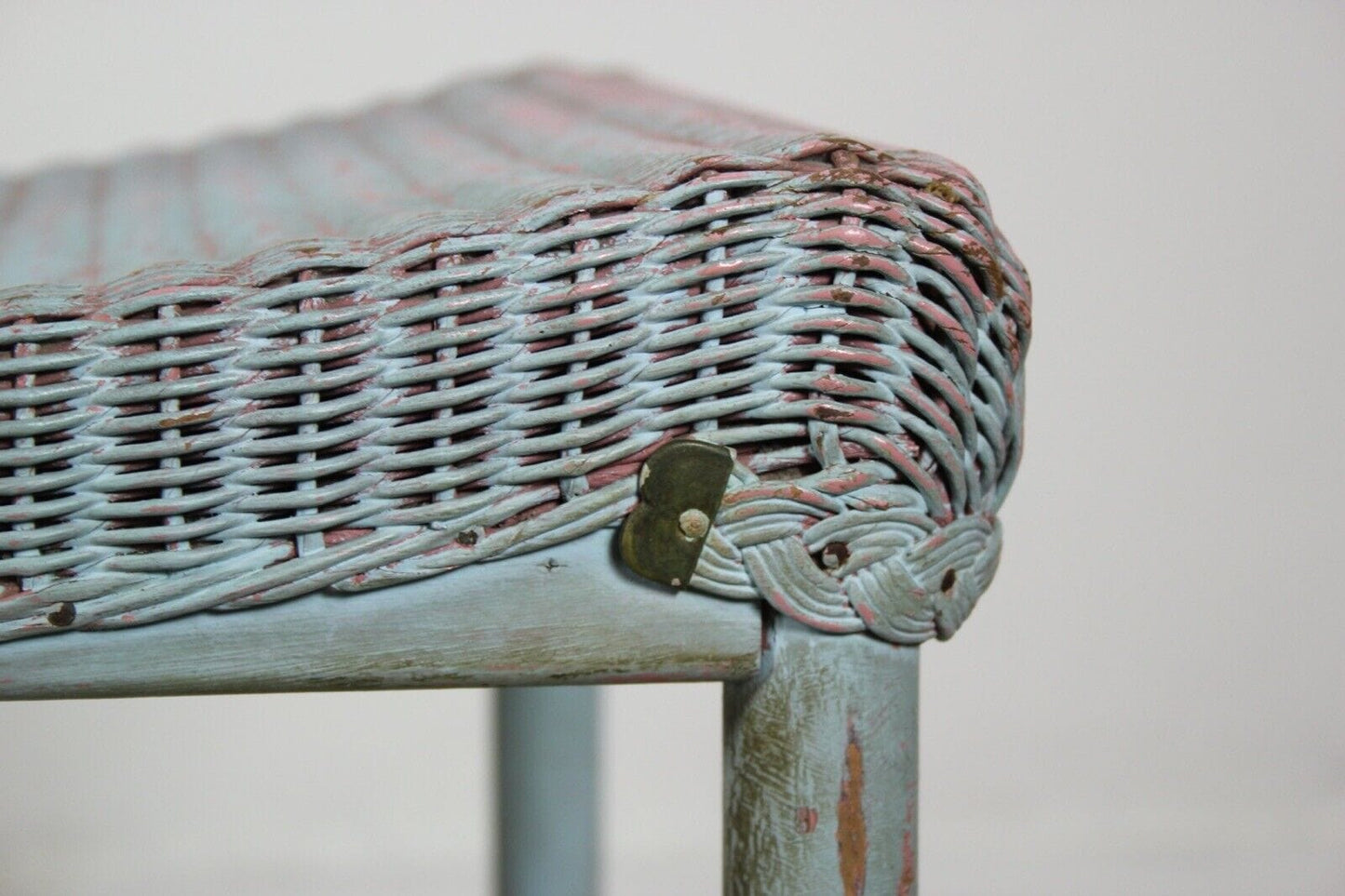 Sgabello panchetta shabby chic  vintage panca in legno bambu seduta in vimini Categoria  Sgabelli - Pouf - Poggiapiedi