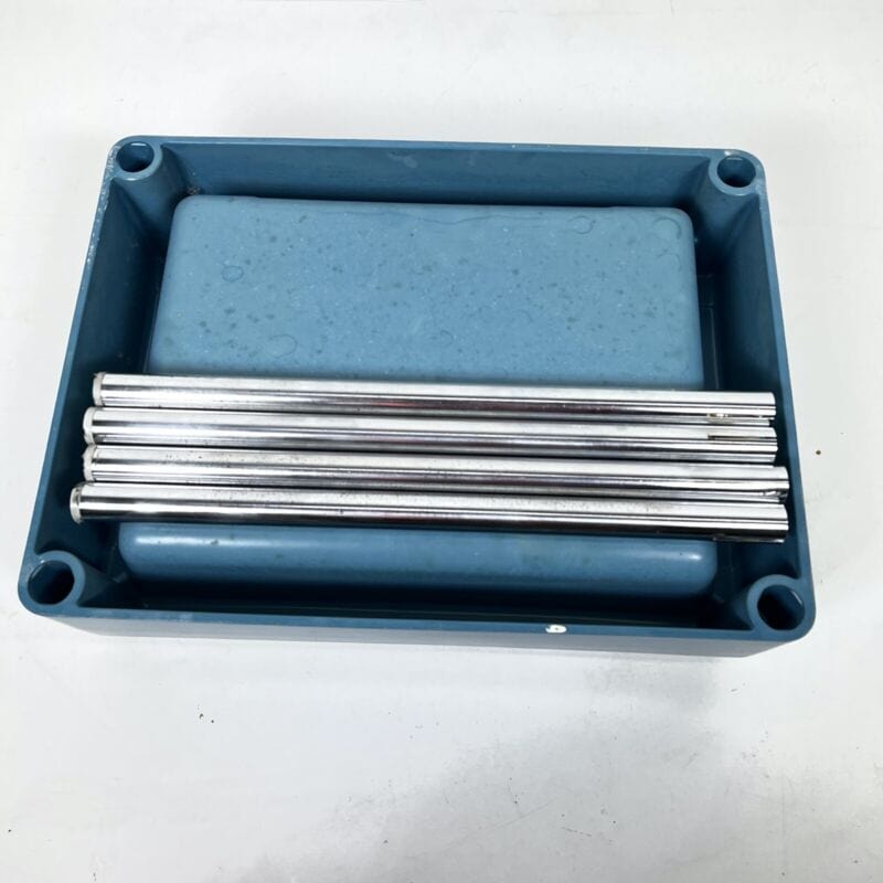 Sgabello Tavolino di Design Vintage anni 70 Modernariato Carrara & Matta Celeste Categoria  Sgabelli - Pouf - Poggiapiedi