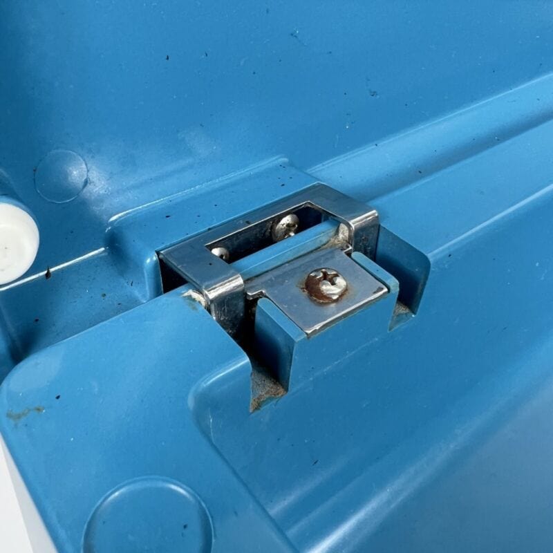 Sgabello Tavolino di Design Vintage anni 70 Modernariato Carrara & Matta Celeste Categoria  Sgabelli - Pouf - Poggiapiedi