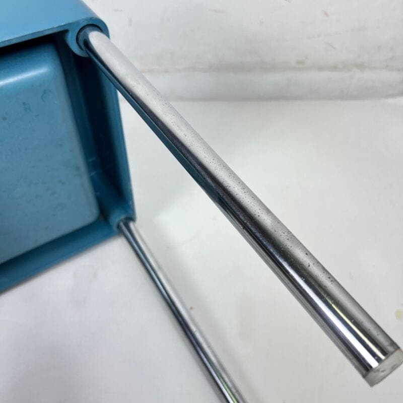 Sgabello Tavolino di Design Vintage anni 70 Modernariato Carrara & Matta Celeste Categoria  Sgabelli - Pouf - Poggiapiedi