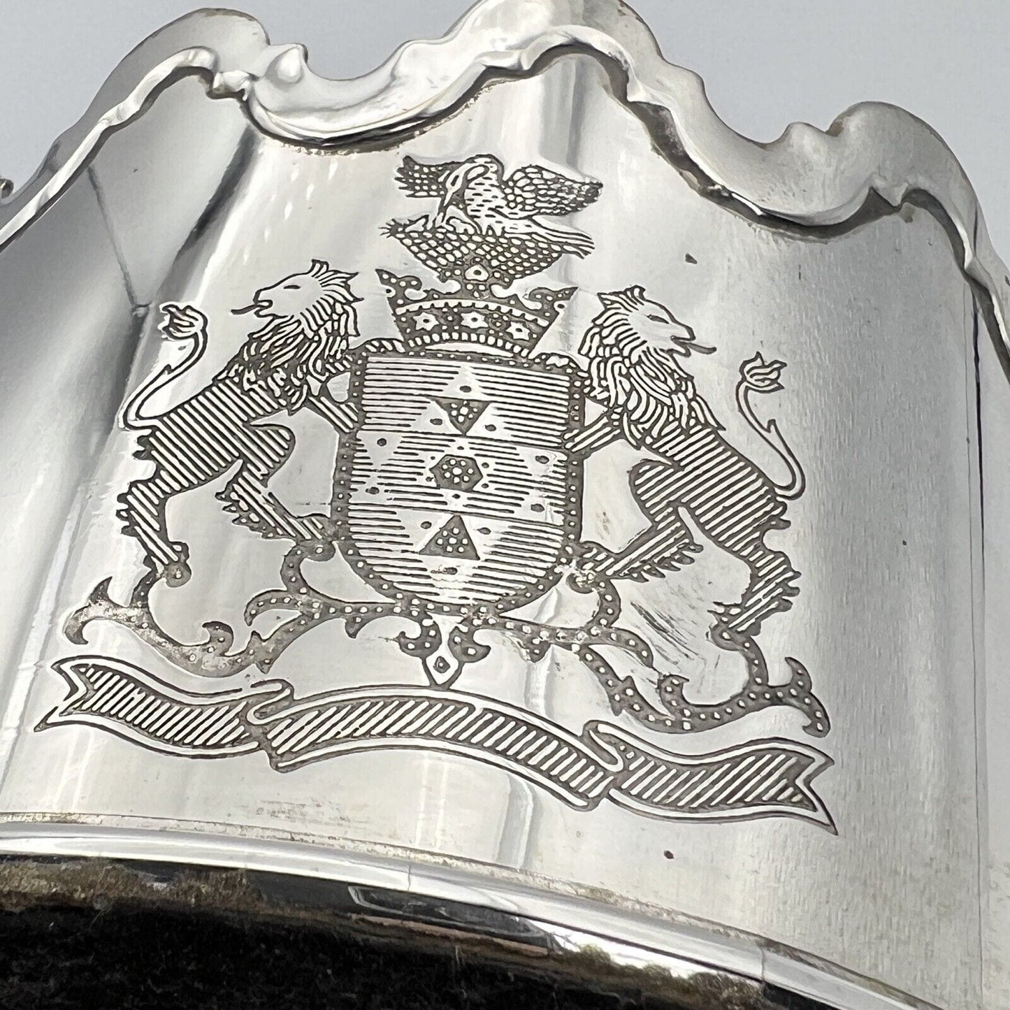 Sottobottiglia da tavola in argento silver plated vintage stile antico Leone Categoria  Sheffield & Argento