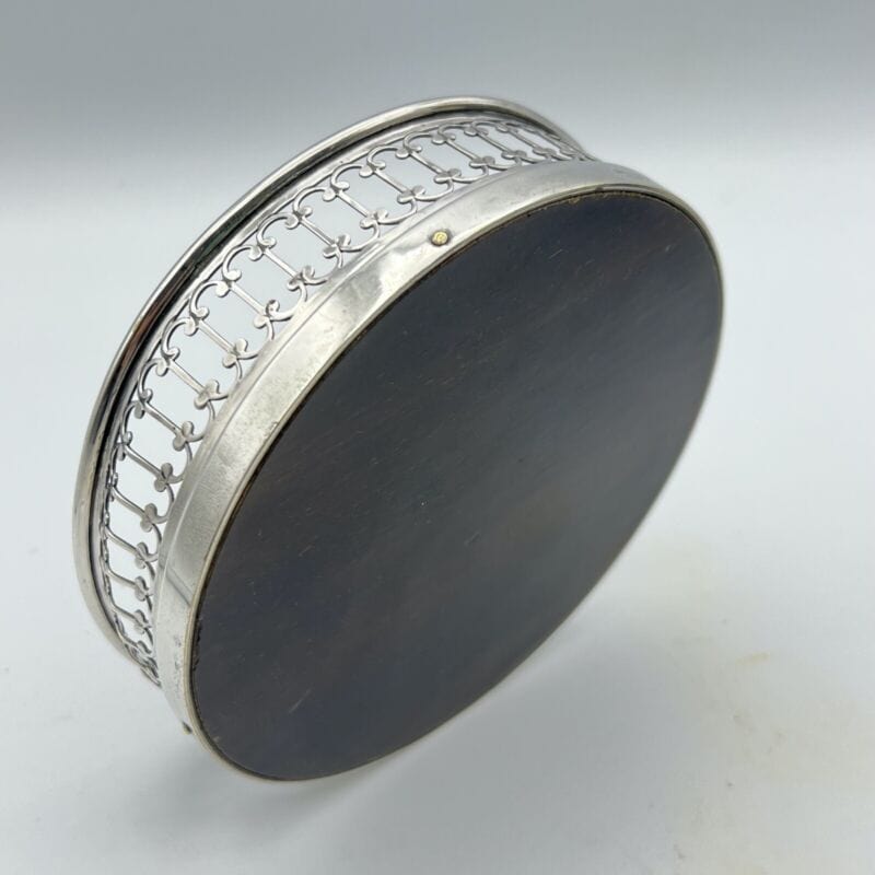 Sottobottiglia da tavola in argento silver plated vintage stile antico Mozzoni Categoria  Sheffield & Argento