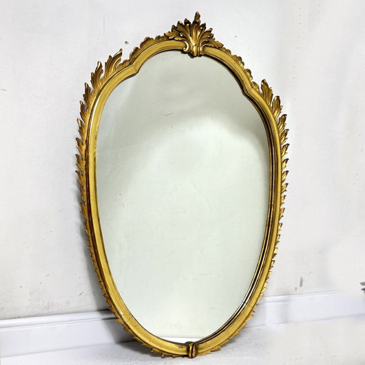 Specchio da parete vintage antica specchiera a scudo dorata oro cornice in legno Categoria  Specchi e Cornici