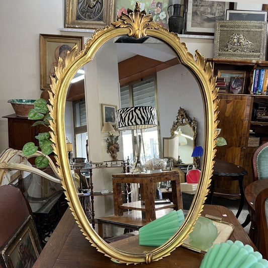 Specchio da parete vintage antica specchiera a scudo dorata oro cornice in legno Categoria  Specchi e Cornici