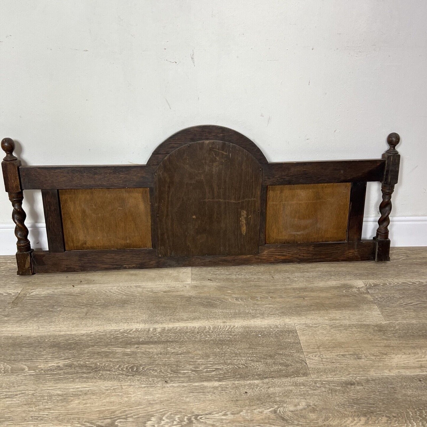 Specchio Specchiera Alzata Antica in legno di rovere Cimasa Anni '30 stile Tudor Categoria  Specchi e Cornici