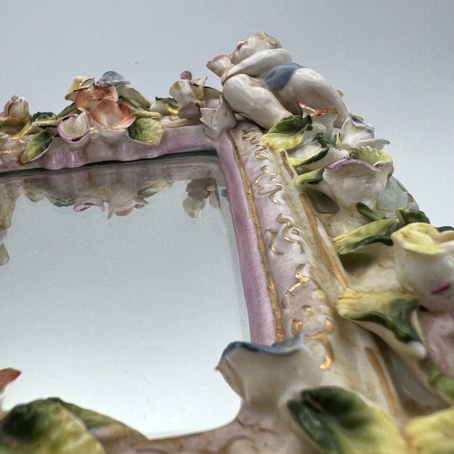 Specchio Vintage da toilette in porcellana Specchietto stile Meissen Cherubini Categoria  Altro