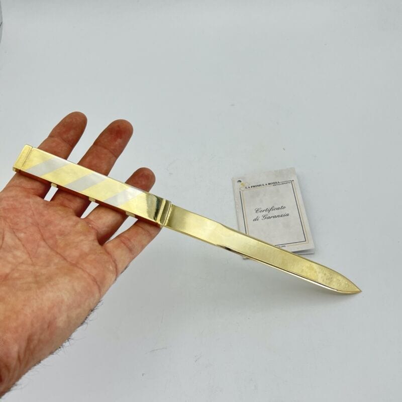 Tagliacarte vintage aprilettere in metallo Oro placcato 24 Kt anni 70 80 Categoria Accessori scrivania e ufficio