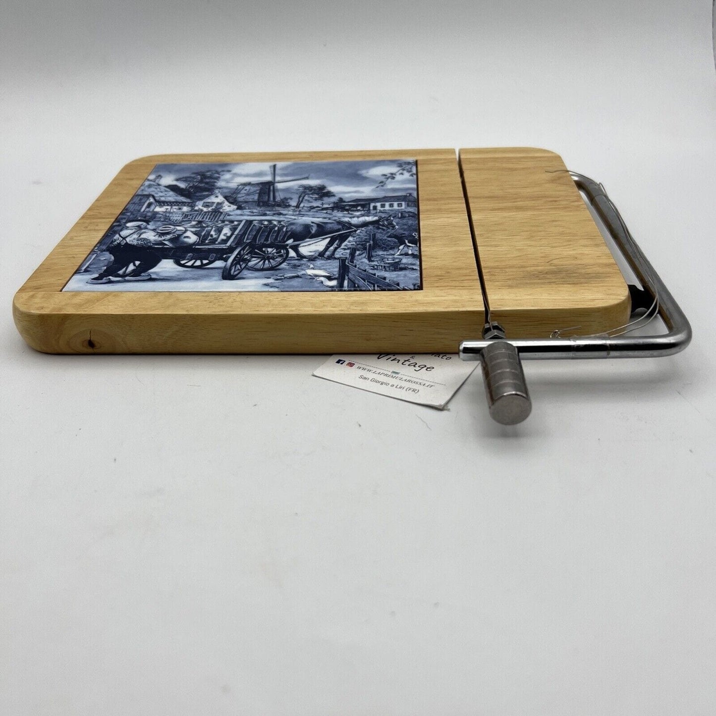 Tagliaformaggio d'epoca a filo in ceramica e legno vintage Tagliere per formaggi Categoria  Formaggiere