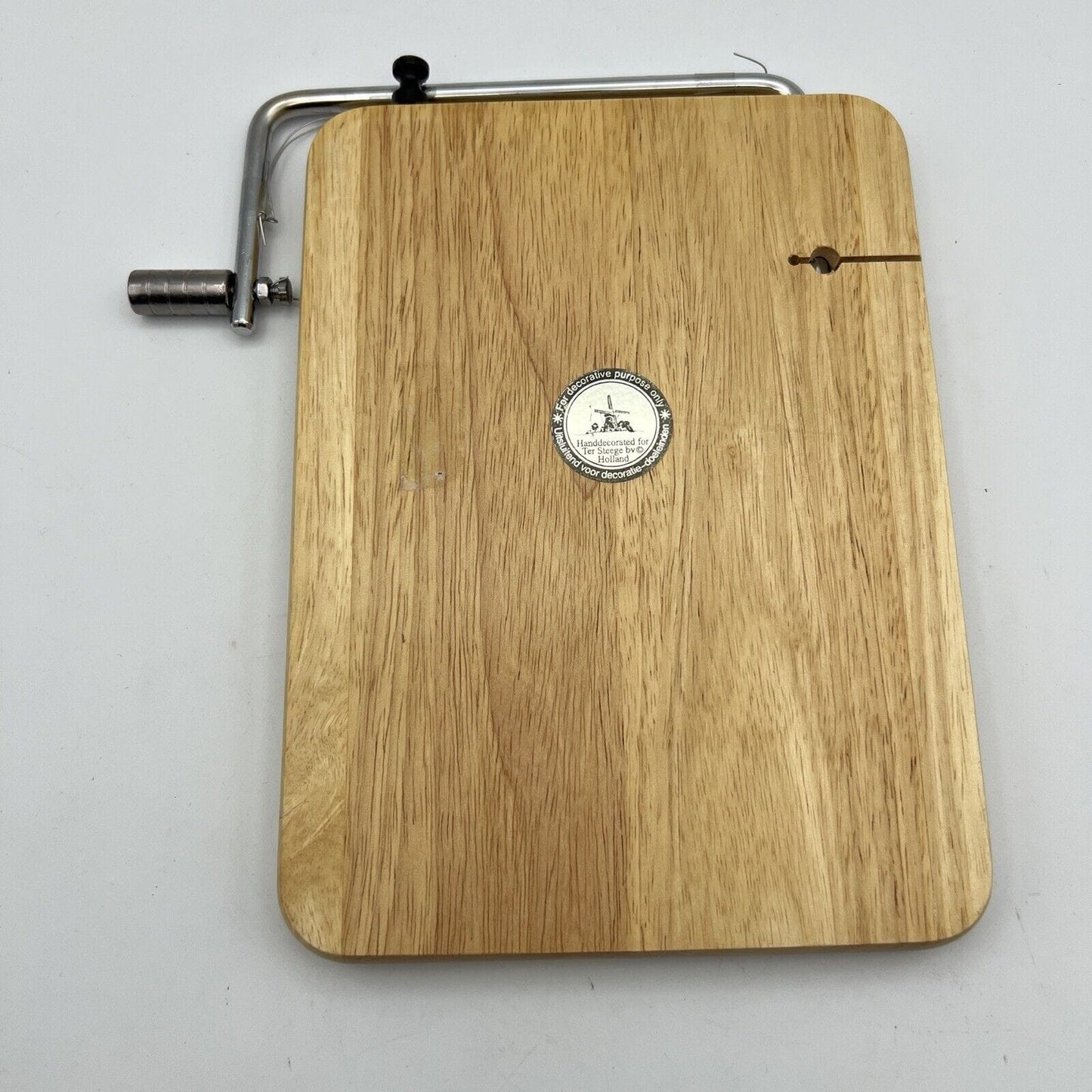 Tagliaformaggio d'epoca a filo in ceramica e legno vintage Tagliere per formaggi Categoria  Formaggiere