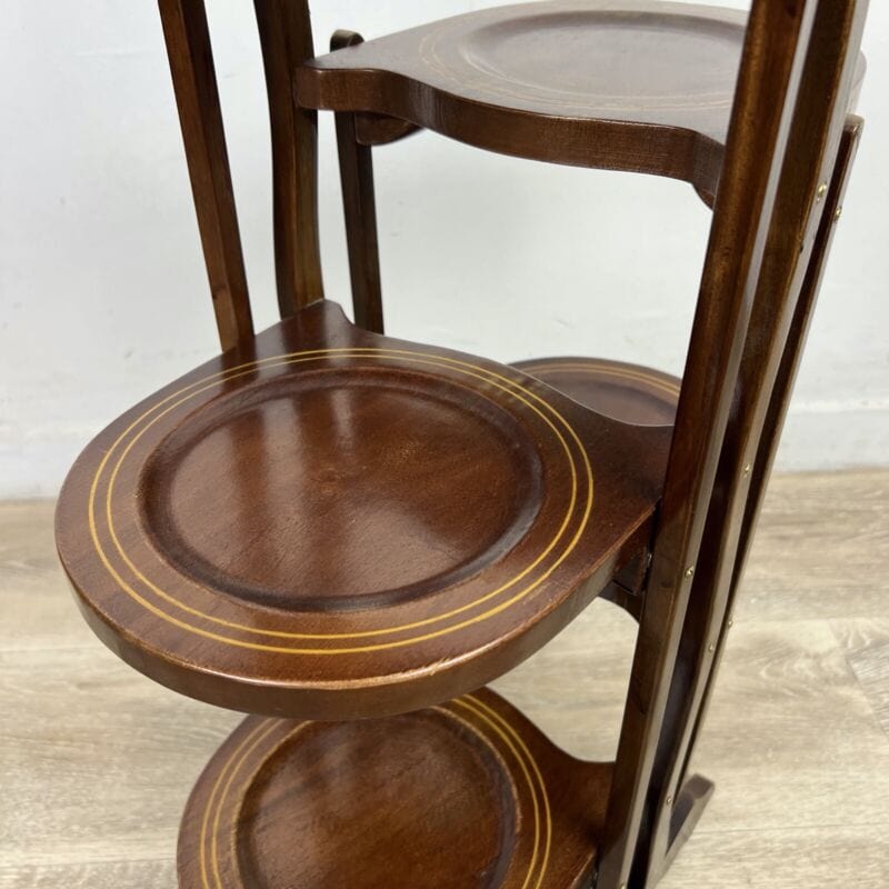 Tavolino antico a 5 ripiani in legno etagere pieghevole porta dolci cake stand Categoria  Tavoli - tavolinetti