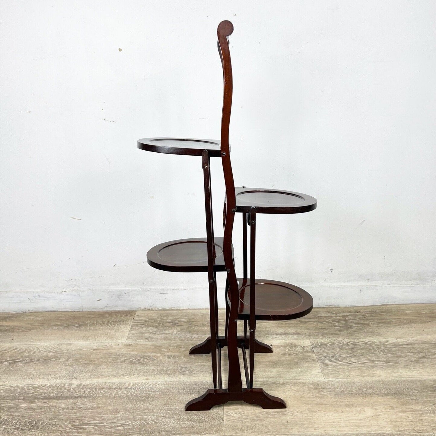 Tavolino antico a piu ripiani in legno etagere pieghevole porta dolci cake stand Categoria  Tavoli - tavolinetti