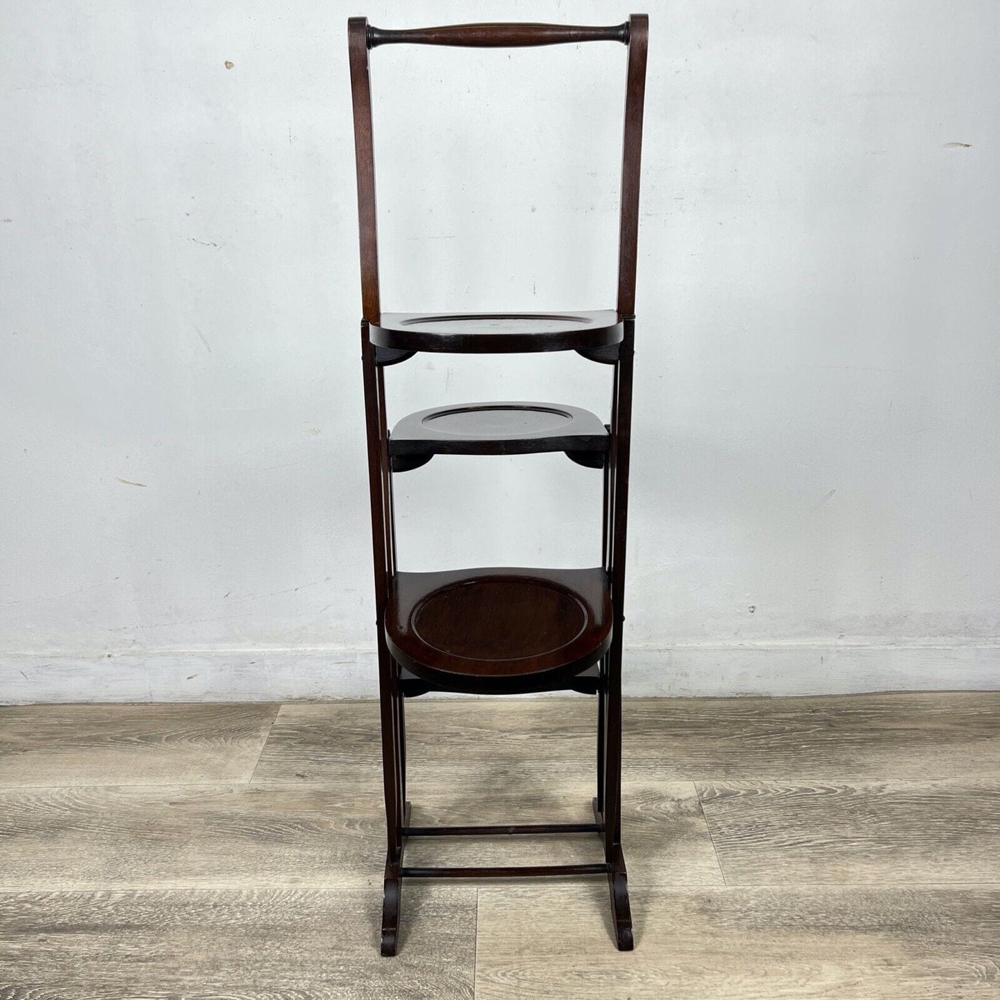 Tavolino antico a piu ripiani in legno etagere pieghevole porta dolci cake stand Categoria  Tavoli - tavolinetti