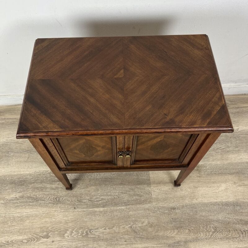 Tavolino Antico Comodino Mobiletto due 2 ante in legno epoca 900 Mobile porta tv Categoria  Arredamento