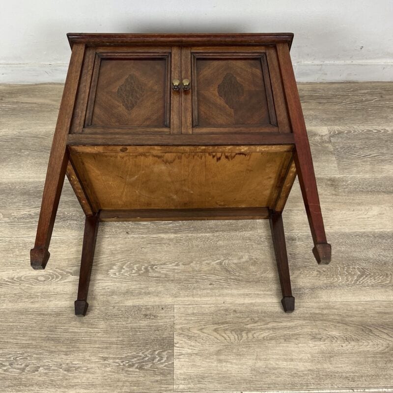 Tavolino Antico Comodino Mobiletto due 2 ante in legno epoca 900 Mobile porta tv Categoria  Arredamento