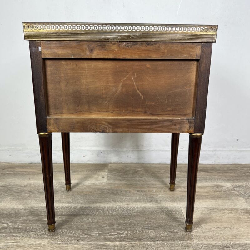 Tavolino Antico Comodino Mobiletto in legno epoca 900 Mobile con cassetti marmo Categoria  Comodini