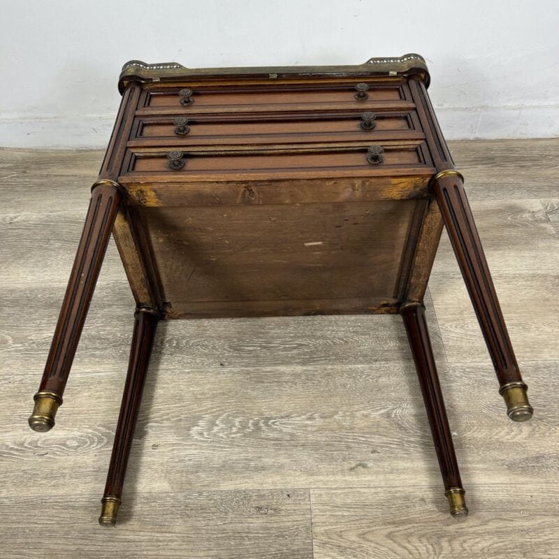 Tavolino Antico Comodino Mobiletto in legno epoca 900 Mobile con cassetti marmo Categoria  Comodini