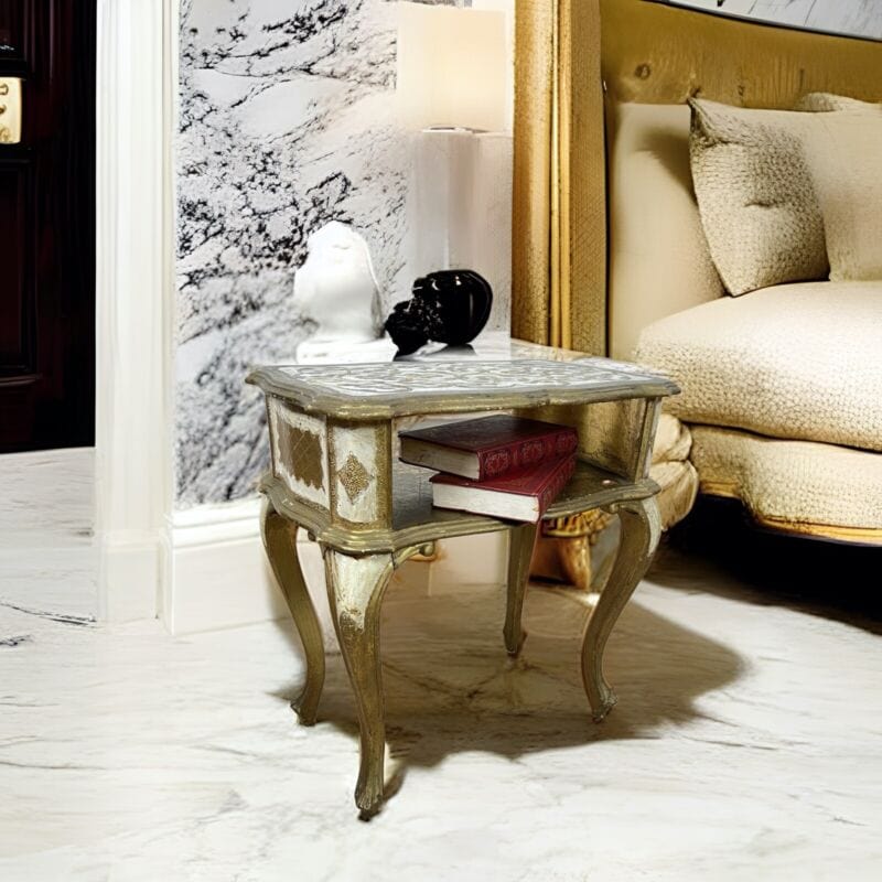 Tavolino antico comodino tavolo in legno oro fiorentino a due ripiani anni 60 Categoria  Arredamento