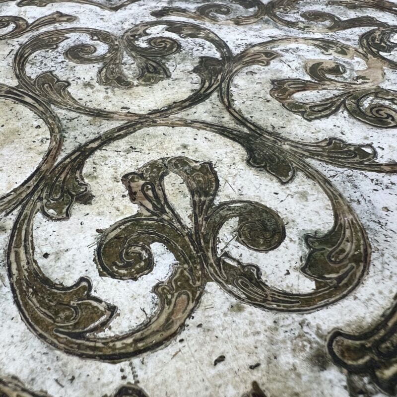 Tavolino antico comodino tavolo in legno oro fiorentino a due ripiani anni 60 Categoria  Arredamento