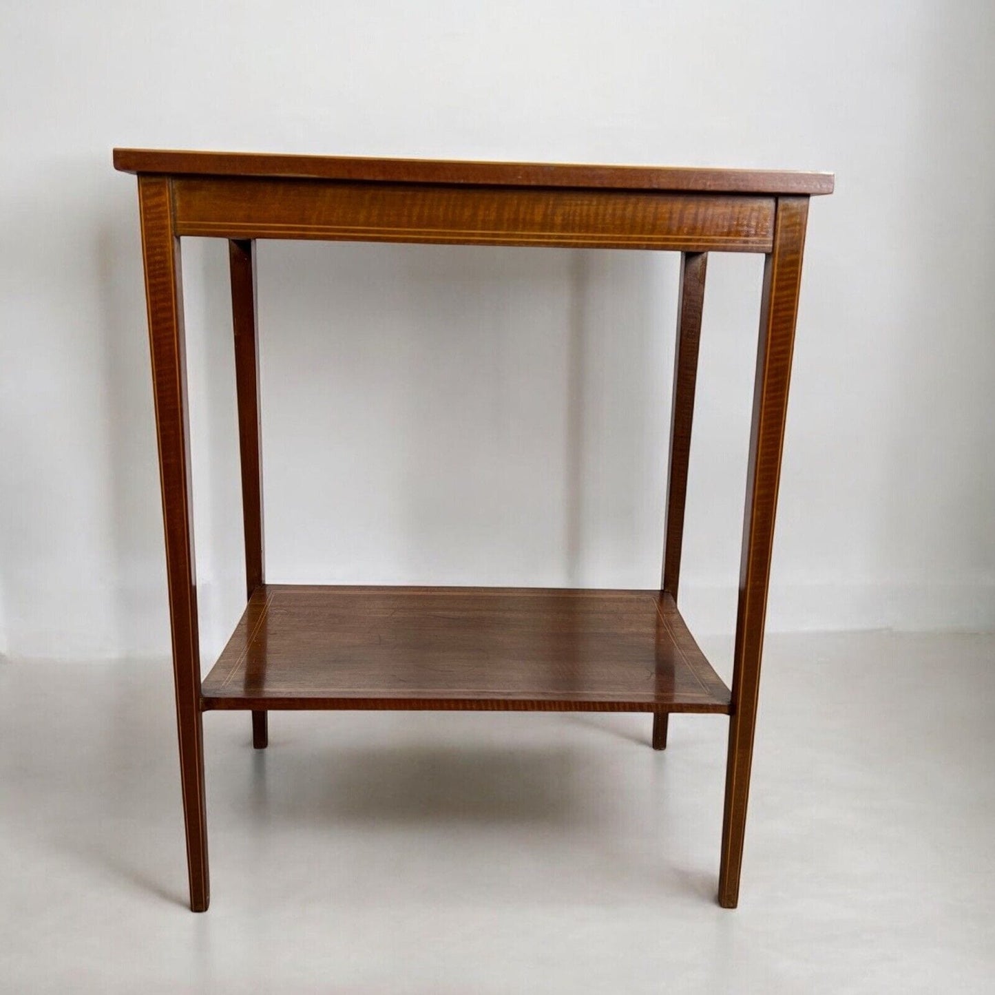 Tavolino antico inglese tavolo in legno di mogano da per salotto Intarsiato Categoria  Tavoli - tavolinetti