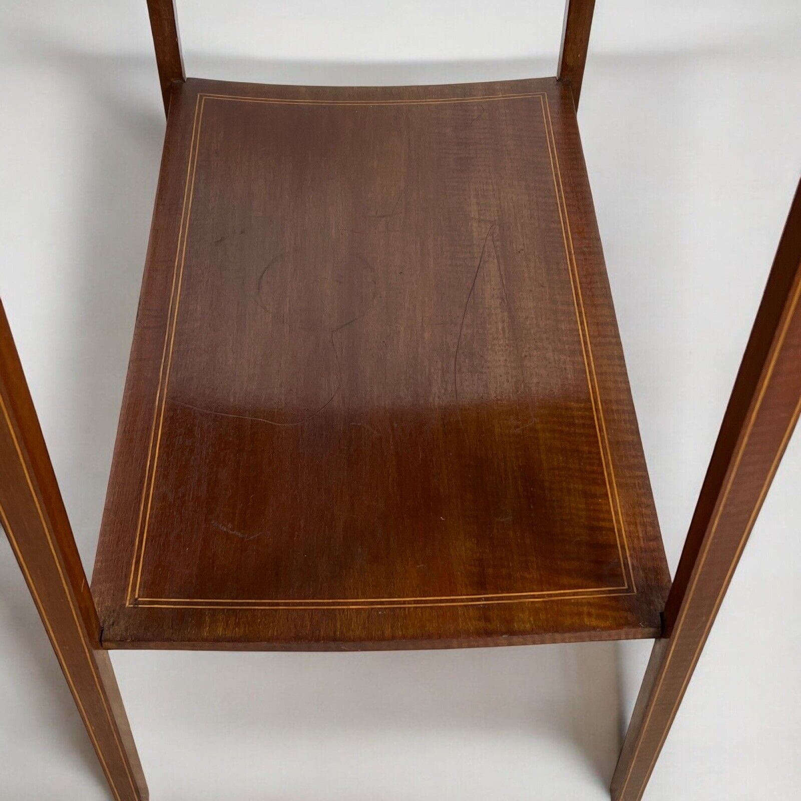 Tavolino antico inglese tavolo in legno di mogano da per salotto Intarsiato Categoria  Tavoli - tavolinetti