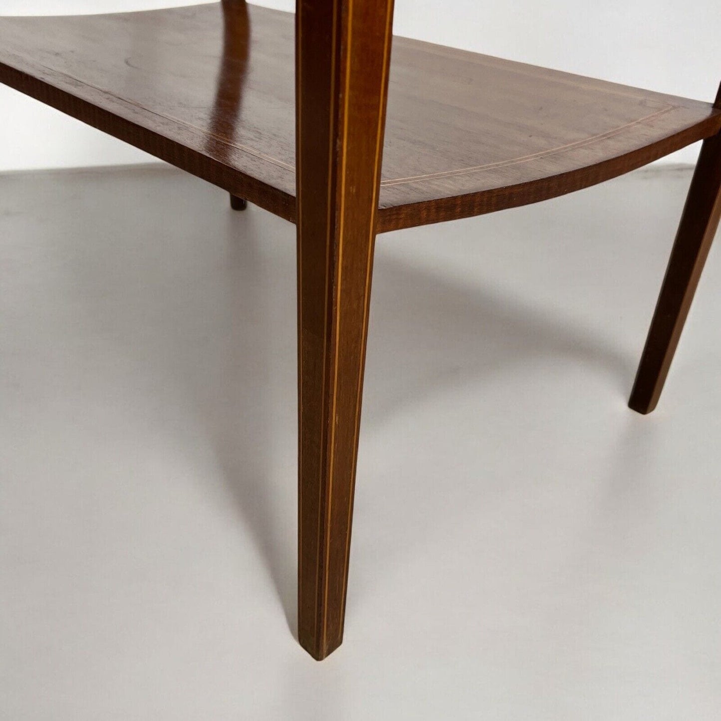 Tavolino antico inglese tavolo in legno di mogano da per salotto Intarsiato Categoria  Tavoli - tavolinetti