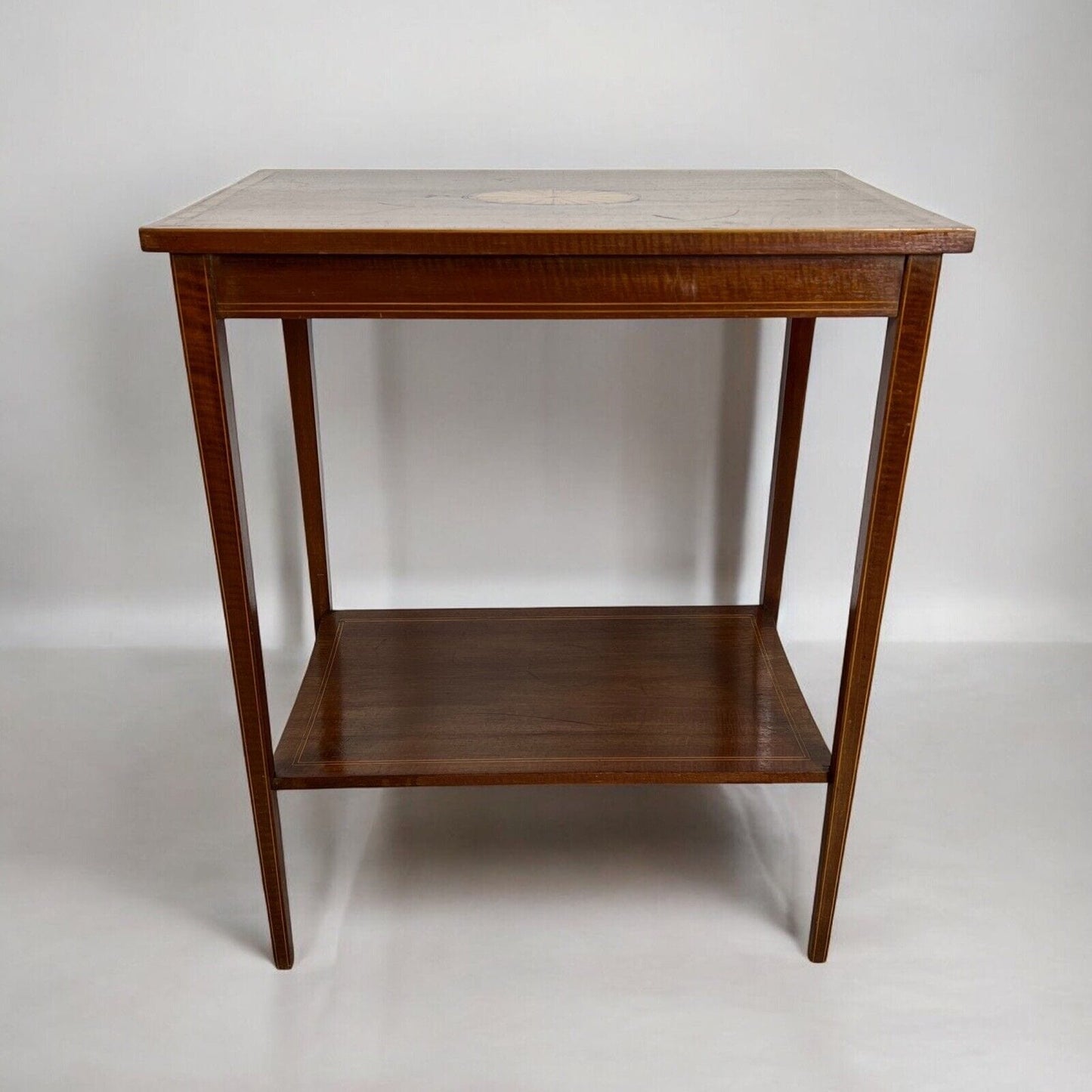 Tavolino antico inglese tavolo in legno di mogano da per salotto Intarsiato Categoria  Tavoli - tavolinetti