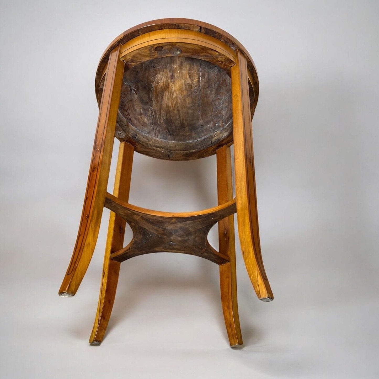 Tavolino antico rotondo tavolo in legno chiaro da per salotto porta telefono 900 Categoria  Tavoli - tavolinetti