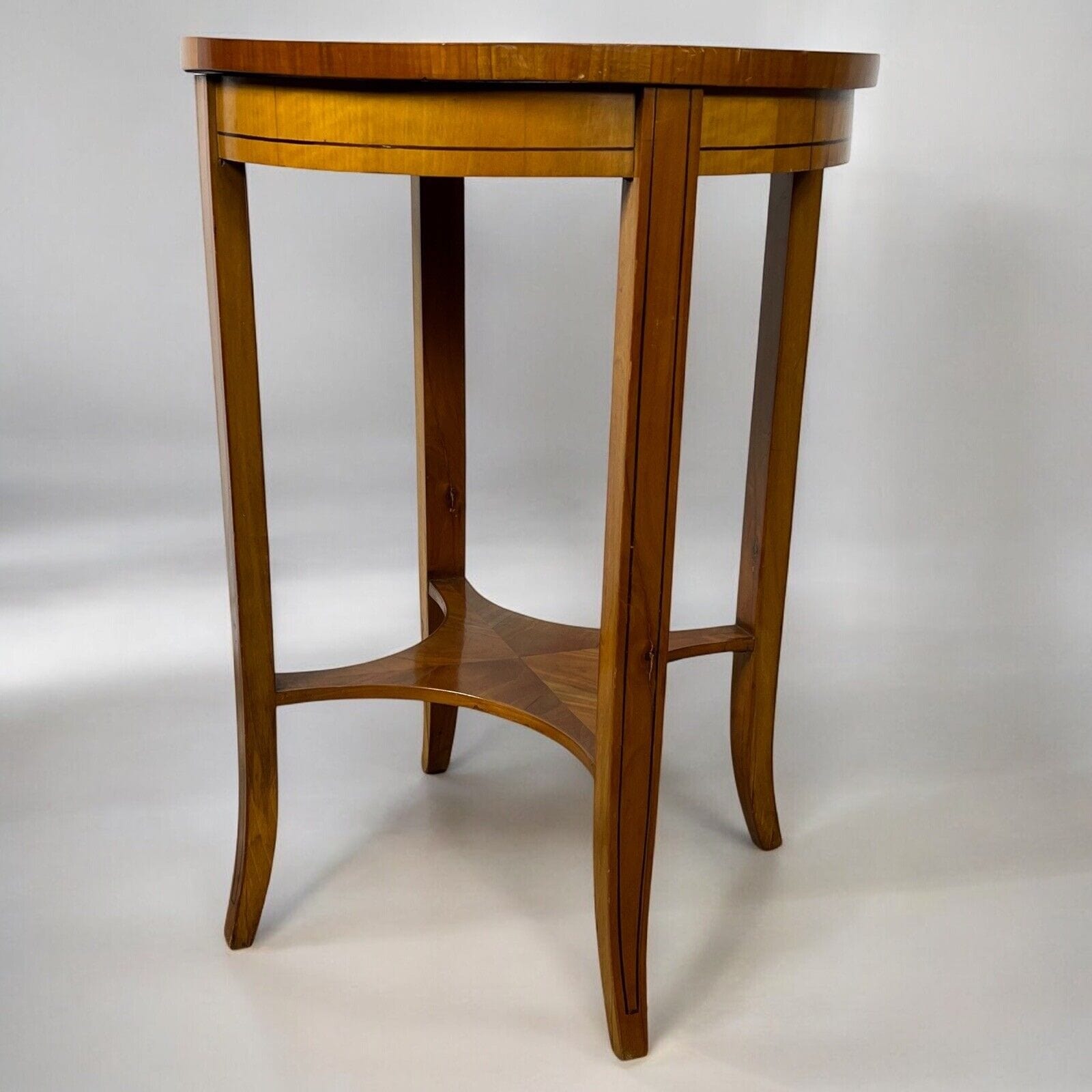 Tavolino antico rotondo tavolo in legno chiaro da per salotto porta telefono 900 Categoria  Tavoli - tavolinetti