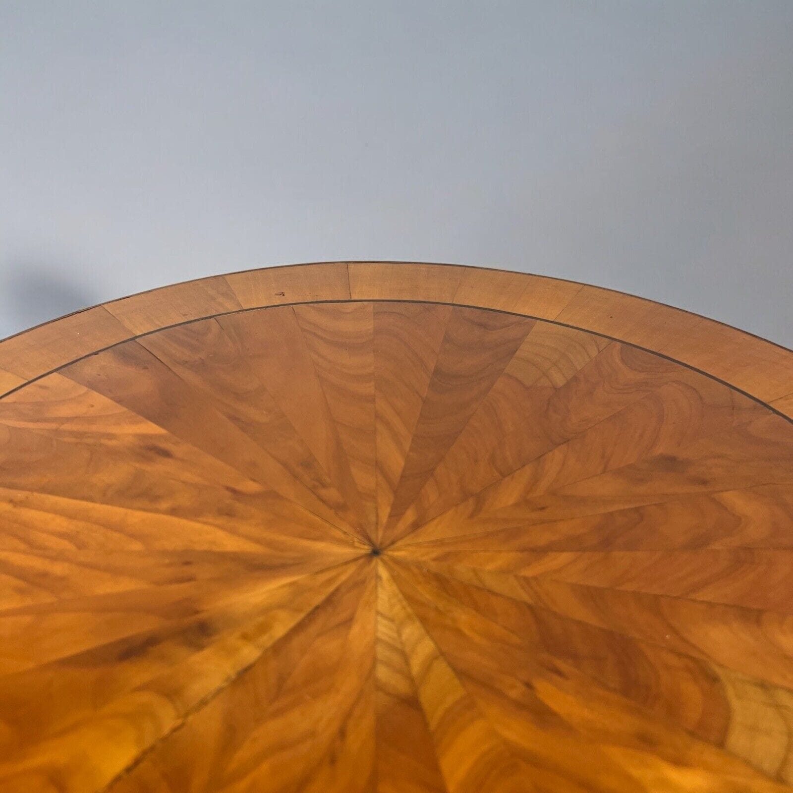 Tavolino antico rotondo tavolo in legno chiaro da per salotto porta telefono 900 Categoria  Tavoli - tavolinetti