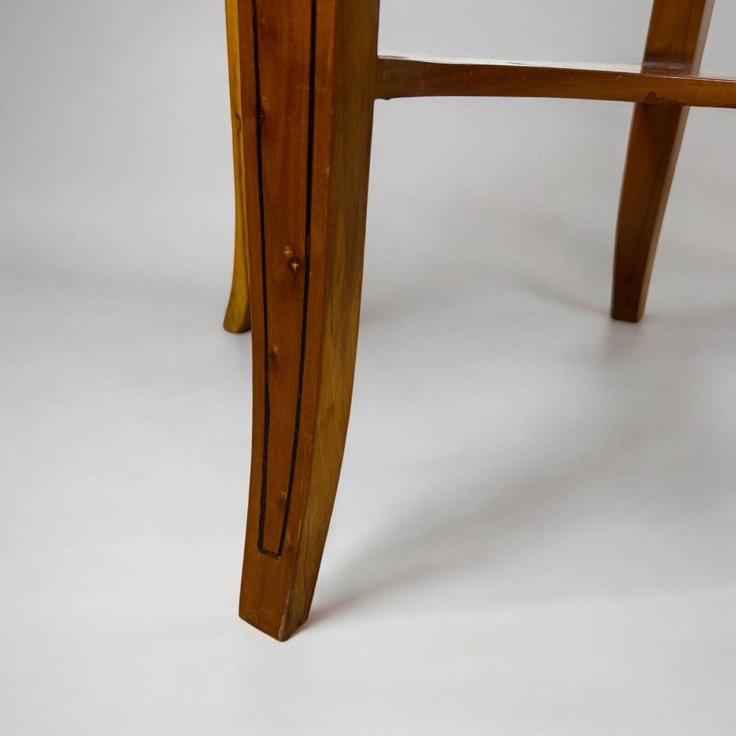 Tavolino antico rotondo tavolo in legno chiaro da per salotto porta telefono 900 Categoria  Tavoli - tavolinetti