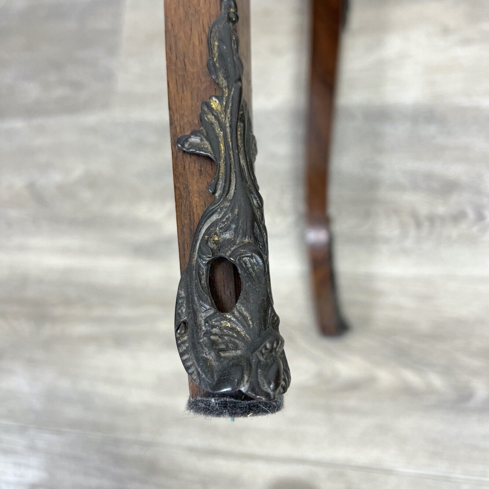 Tavolino da salotto antico basso in legno di palissandro biondo Stile Luigi XV Categoria  Tavoli - tavolinetti