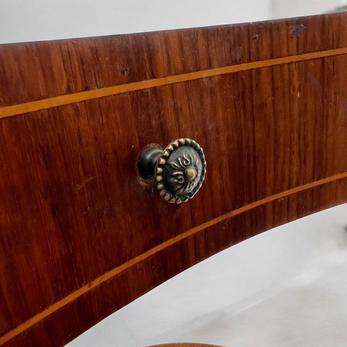 Tavolino intarsiato stile antico Luigi XV Mobile porta telefono con 2 cassetti Categoria  Tavoli - tavolinetti