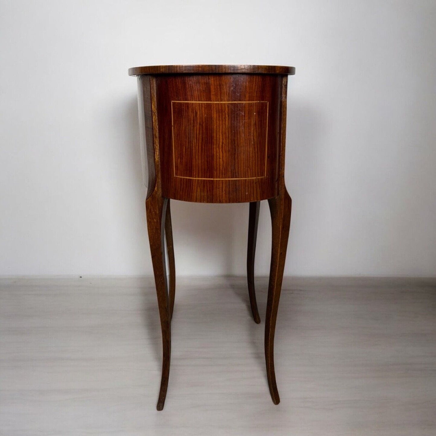 Tavolino intarsiato stile antico Luigi XV Mobile porta telefono con 2 cassetti Categoria  Tavoli - tavolinetti