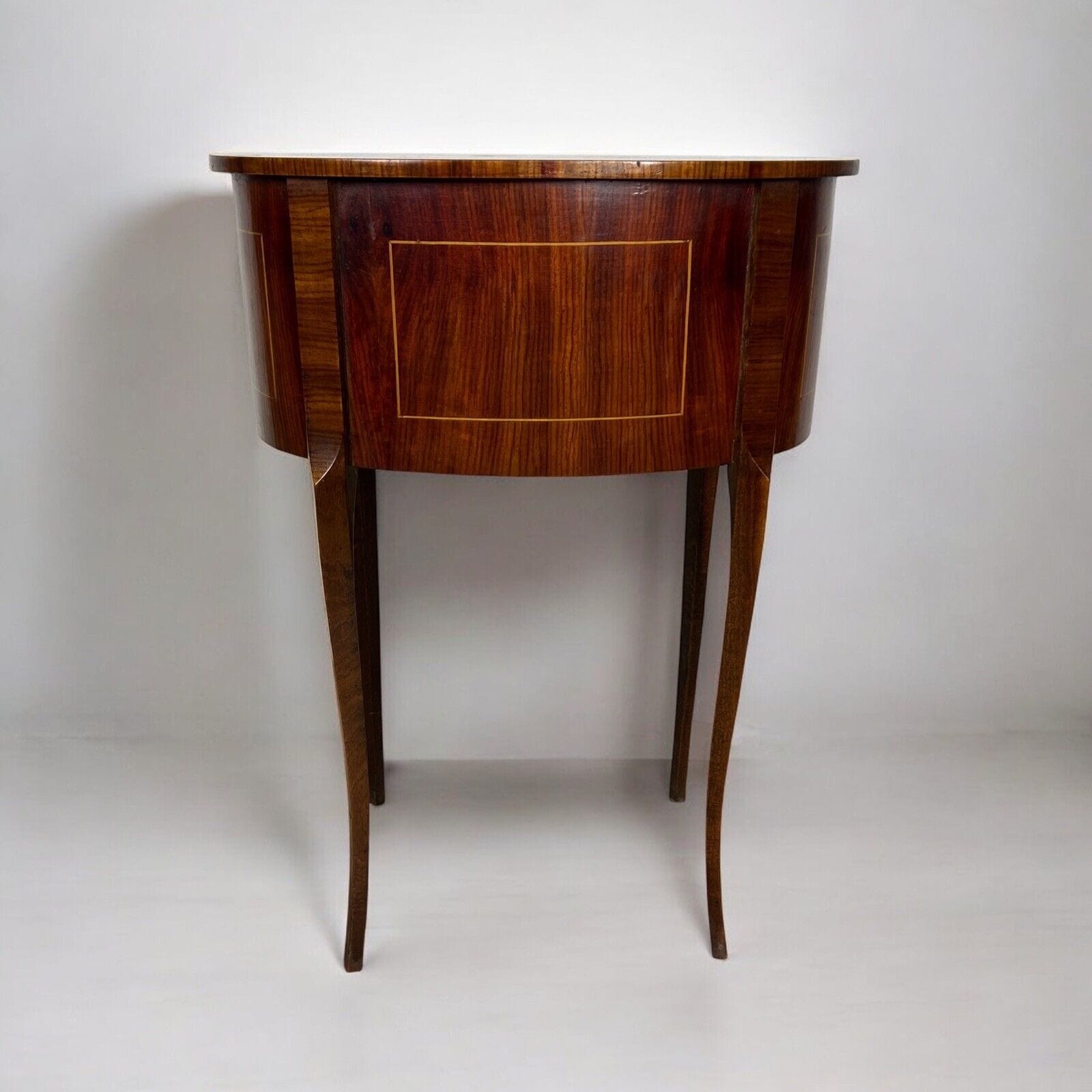 Tavolino intarsiato stile antico Luigi XV Mobile porta telefono con 2 cassetti Categoria  Tavoli - tavolinetti