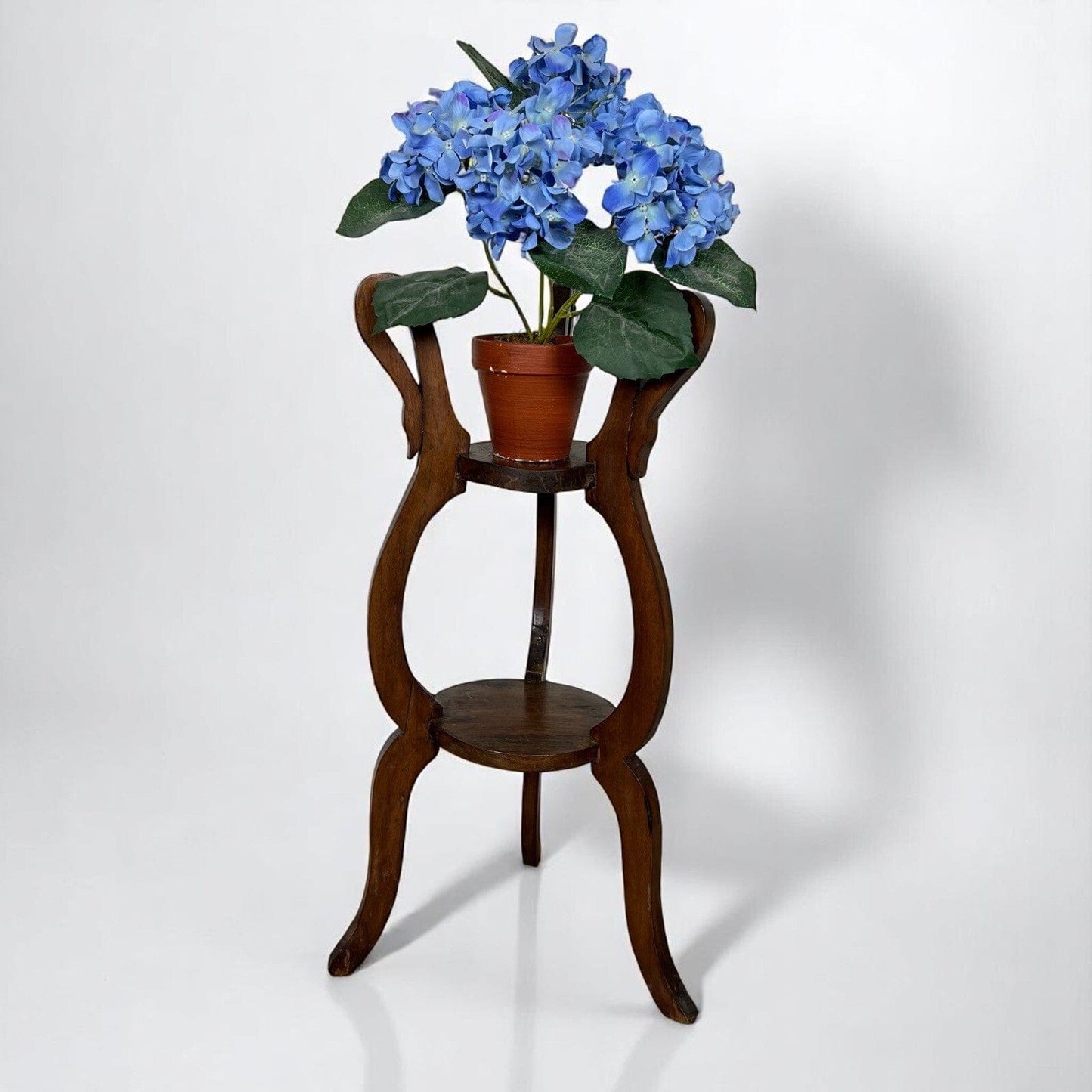 Tavolino portavaso antico a piu ripiani trespolo portapiante impero 800 in legno Categoria  Tavoli - tavolinetti