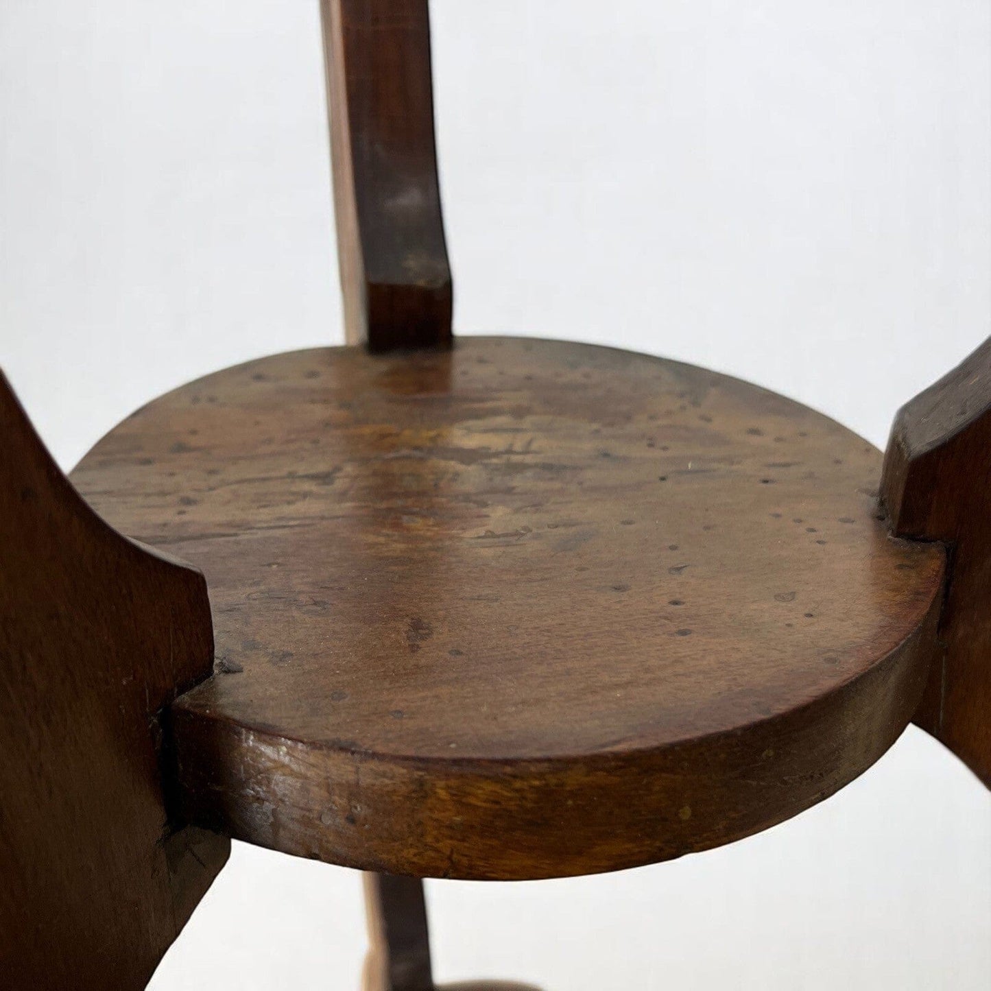 Tavolino portavaso antico a piu ripiani trespolo portapiante impero 800 in legno Categoria  Tavoli - tavolinetti